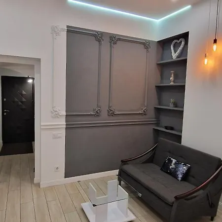 Чорно -Білий Люкс В Центрі Apartment Lviv Exterior photo